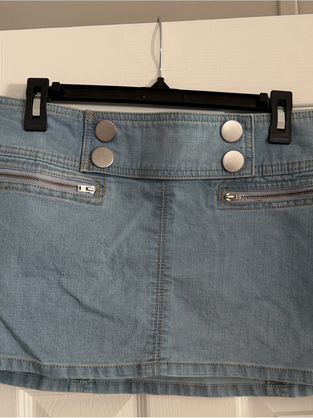 Y2K ultra mini Light Wash Denim Mini Skirt with Snap Button & zipper Detail XL